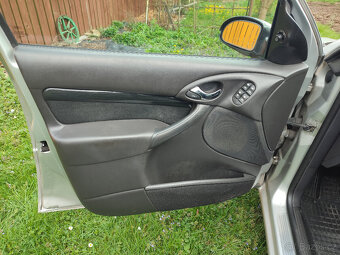 Ford Focus 1.6 benzín, 2.maj,GHIA, klima, vyh.kož.sed,2xpneu - 10