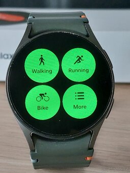 Samsung Galaxy Watch 7 40 mm ve velmi dobrém stavu. - 10