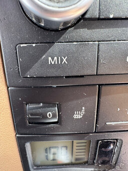 Volkswagen Touareg 2.5 TDI – 1. majitel, perfektní stav - 10