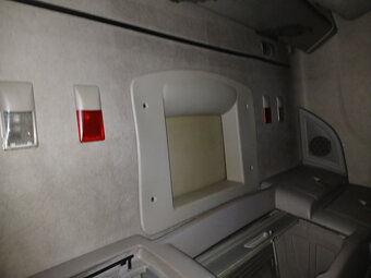 Kabina tahače Renault Magnum - 10