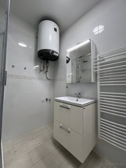 Pronájem bytu 1+kk, 28. října, Moravská Ostrava, 7900 Kč/měs - 10