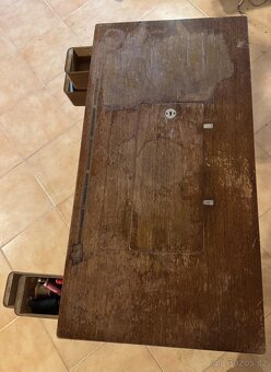 Prodám šicí stroj Lada - 10