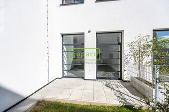 Prodej bytu v novostavbě 2+kk, 58m2 se zahradou 62m2 v proje - 10