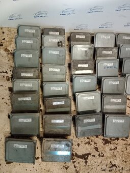 Jednotky motoru z ford focus -různé - 10