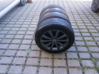 LETNÍ ALU KOLA 5X112 215 55 17 VW ORIGINÁL - 10