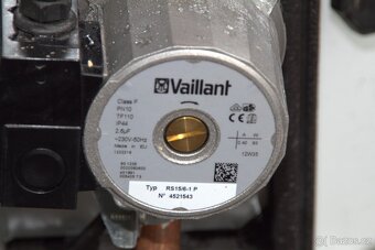 Prodám akumulační nádrž Vaillant s přímím ohřevem teplé vody - 10