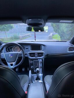 VOLVO V40 - 10