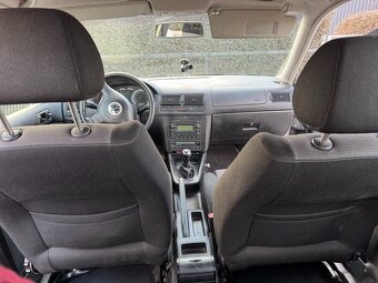 VW Golf IV - 10