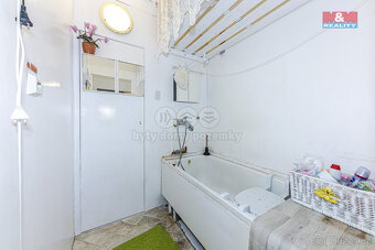 Prodej bytu 3+1, 61 m², Neveklov, ul. Rákosníkova - 10