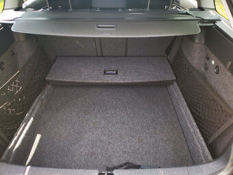ŠKODA OCTAVIA COMBI 2,0 TDI Elegance - 10