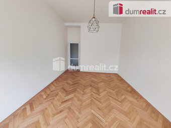 Světlý byt 2+1 s balkonem, 62 m2 + 2,9 m2 balkon, 1.patro, O - 10