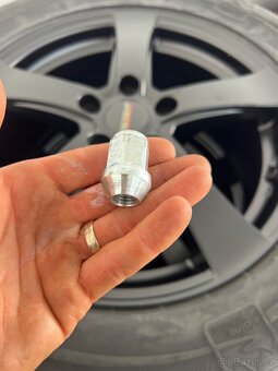 Zimní r17 5x108 8mm - 10