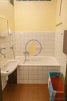 Prodej slunného bytu 3+1 o výměře 84 m² s prosklenou lodžií - 10