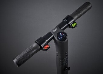 Elektrokoloběžka Ninebot Kickscooter E25E najeto 54 km - 10