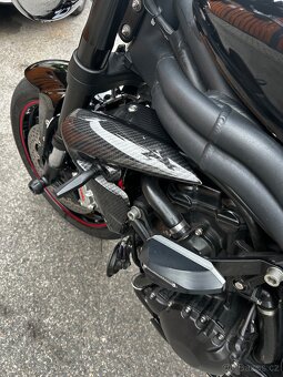 Triumph Speed Triple 1050 - 10