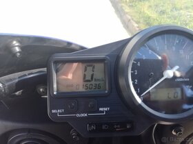 Yamaha YZF-R1 - 10
