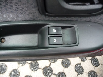 Renault Clio 1.2i najeto 87 200km 1.majitel koup.v čr - 10