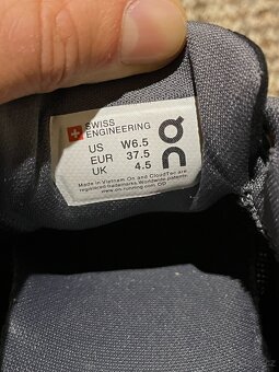 On Running, model Cloud, velikost 37,5 černobílé - 10