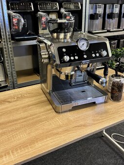 Kávovar espresso DeLonghi EC 9335.M La Specialista - 10