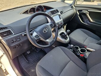 Toyota Verso,1.6D-4D,82KW,7MÍST,KAMERA,BEZ KOROZE,R.V.2015 - 10