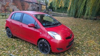Toyota Yaris - 10