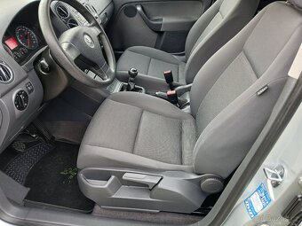 KRÁSNÝ GOLF PLUS 1.6 BENZÍN 1.MAJITELKA ZÁRUKA KM - 10