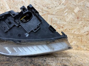 LEVÉ PŘEDNÍ XENONVÉ SVĚTLO VOLVO S80 II / S70 / XC70 - 10