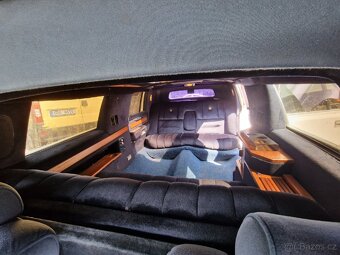 Lincoln town car - 10