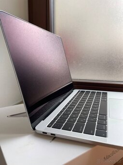 Apple MacBook Pro 13" (Mid-2017, A1708) – 256 GB SSD - 10