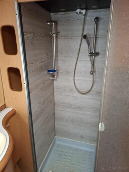 Karavan Hobby bez SPZ na pevné stání - 10