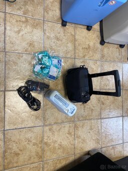 Přenosný kyslíkový přístroj - váha 3,2 kg - baterie 9 hodin - 10