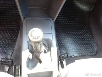 VW Polo 1.2i r.v.2002 (47 kw) STK:4/2027 - 10