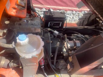 TERÉNNÍ VYSKOZDVIŽNÝ VOZÍK AUSA 4 x 4 - 10