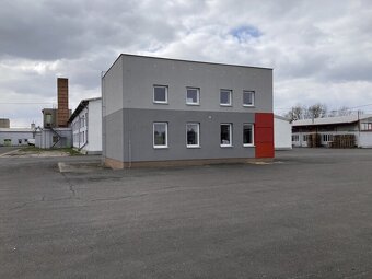 Komerční prostor vhodný pro skladování, lehkou výrobu, 529m2 - 10
