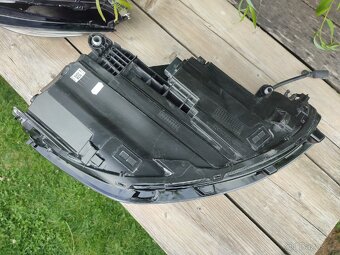 PASSAT B9 23-25r 2x PREDNI FULL LED IQ LIGHT - 10