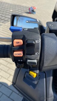 Suzuki Burgman 650 - 10