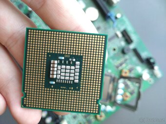 DELL Optiplex 780 E93839 GA0404 (SOCKET LGA775) s procesorem - 10