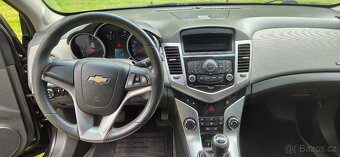 Chevrolet Cruze 1.6i 83 kW, benzín, 06/2009, 136 820 km - 10