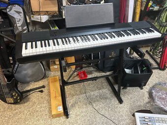 Stage piano s kladívkovou mechanikou Casio a Yamaha - 10