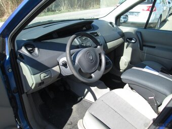 Renault Megane Scenic II 1.6i - 10