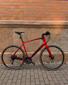 zachovalé karbonové Fitness kolo Giant Fastroad // vel. XL - 10
