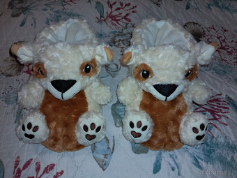 Noční košile, trička, bunda, papuče, kalhotky a kapesníky - 10