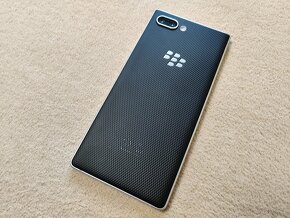 BlackBerry Key 2.  Model BBF100-1.  Čierna farba. - 10