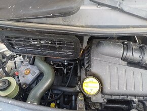 Renault trafic 2.5 dci - 10