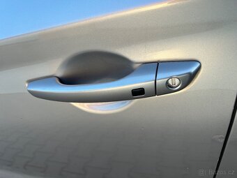 Hyundai i30, 1.6 CRDI 100kw, automat, DPH, 1.majitel, ZÁRUKA - 10