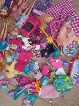 Panenky barbie a jiné plus doplňky - 10