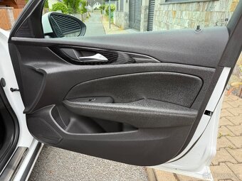 Opel Insignia 2.0CDTI 154KW 4X4 Max výbava - 10