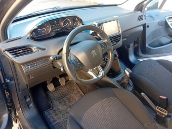 Peugeot 208 1.2i, 61kw, r.2018, naj. 44tis. Servis. - 10