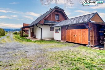 Slunečný dům 4kk s výhledem na Valašsko z bazénu. Garáž a ti - 10
