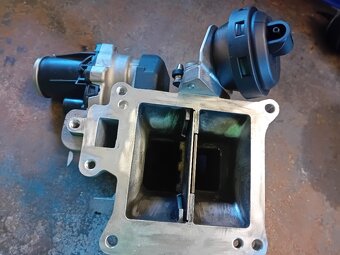 Prodám turbo a egr ventil na volvo v40 - 10